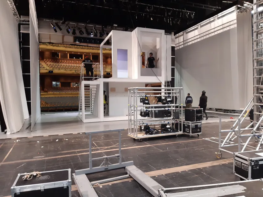 Stage Lighting Tech