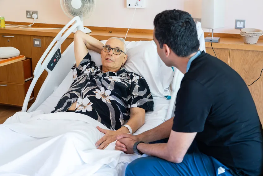 20260623 Dr Mo with patient Martin 05