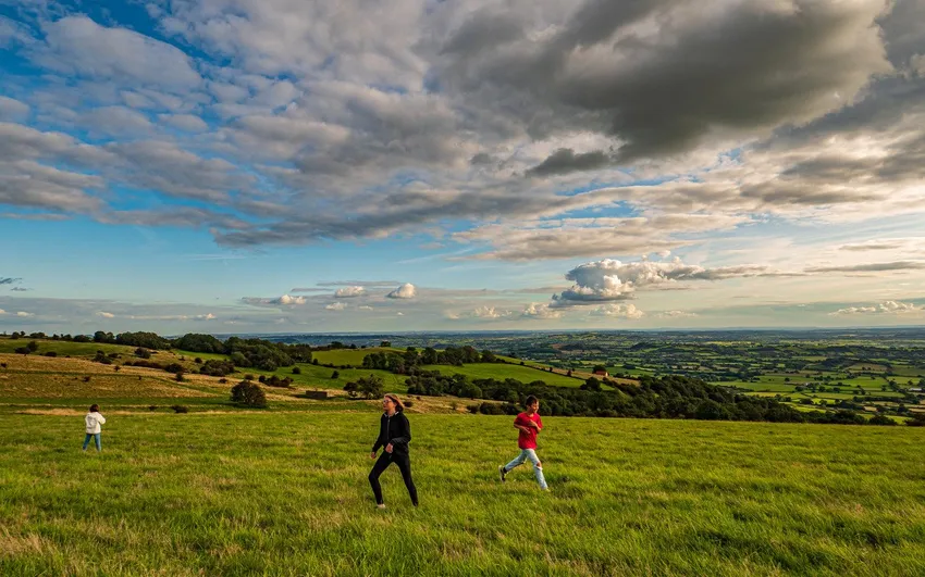 RS4170_Web - Landscape by Daniel Wretham 1_scr (1)