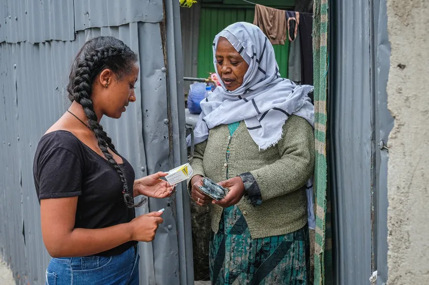 Hospice Ethiopia's nurse visiting a patient at home