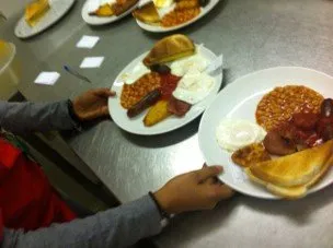 serving-breakfast