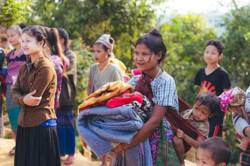 Life-saving assistance for victims of armed violence in Myanmar