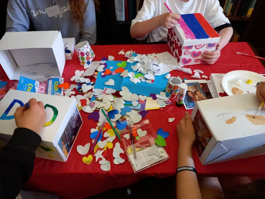 Stars Day To Remember - Bereaved Children Use Art as Therapy