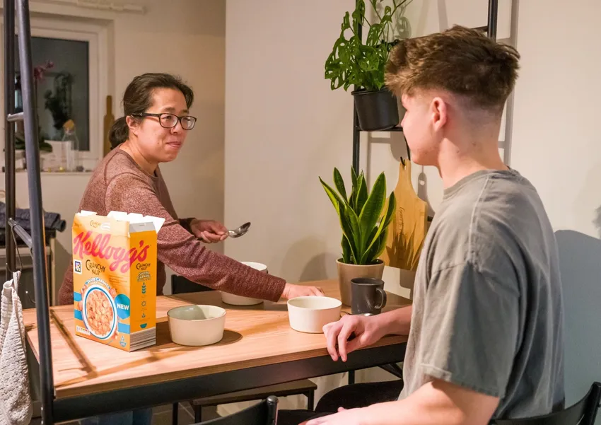 Hosts provide breakfast and a packed lunch for guests
