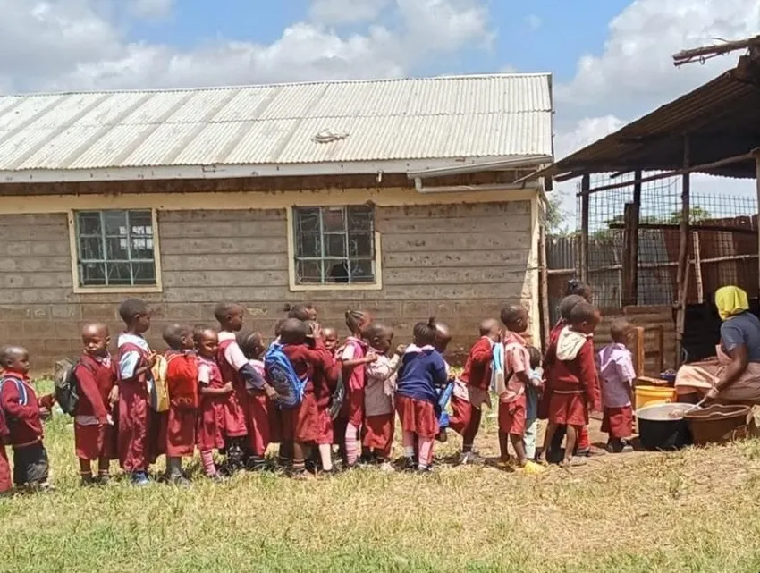 Tiny tots queue up