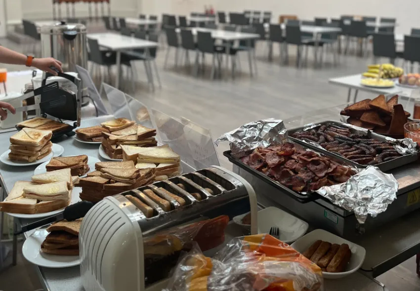 Our popular hot breakfast offer.