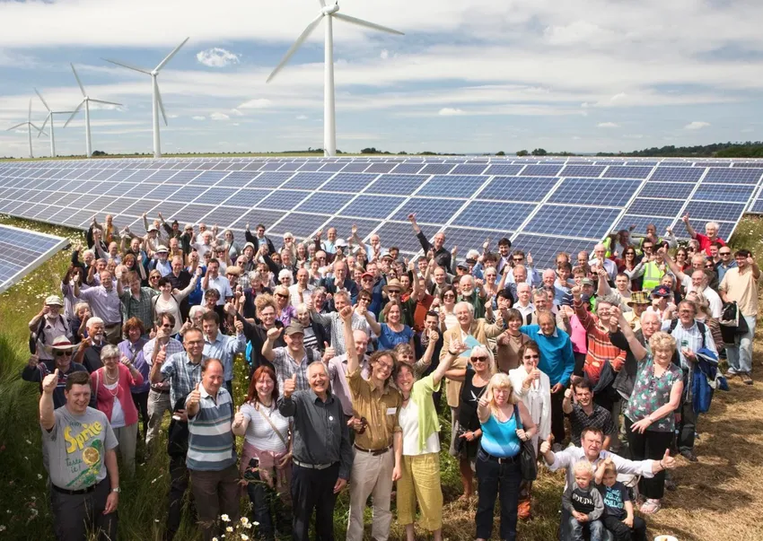 Westmill Solar Coop photo by Adrian Arbib