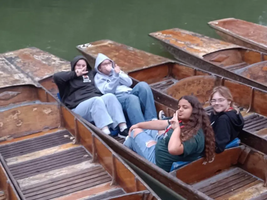 Universify Participants punting