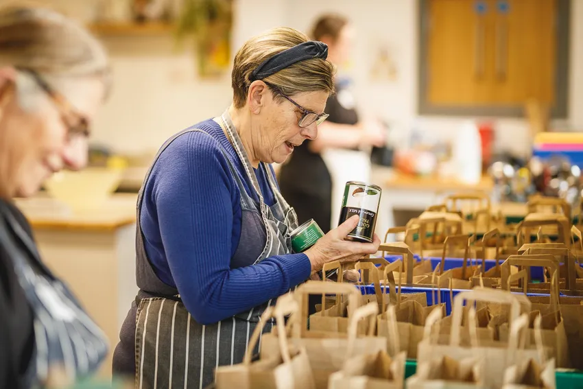 volunteer packing recipe kits