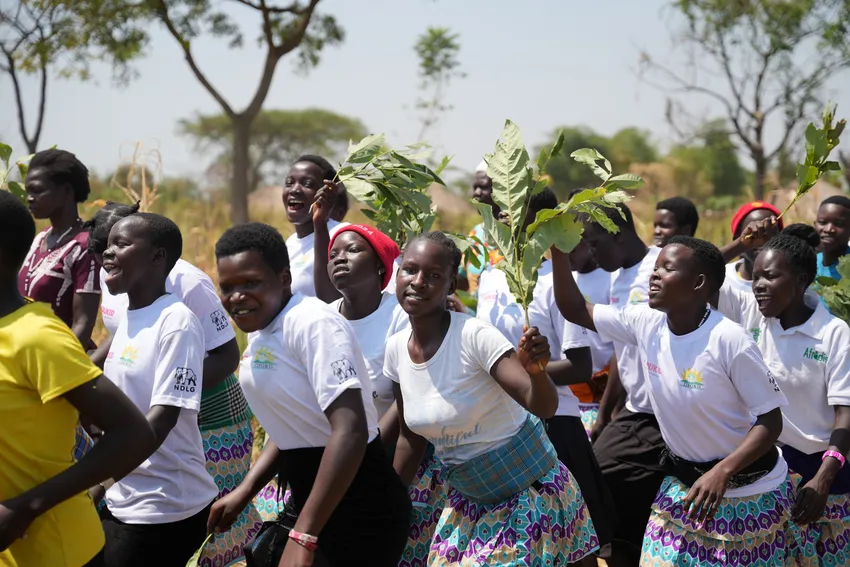 Bonga girls dancing
