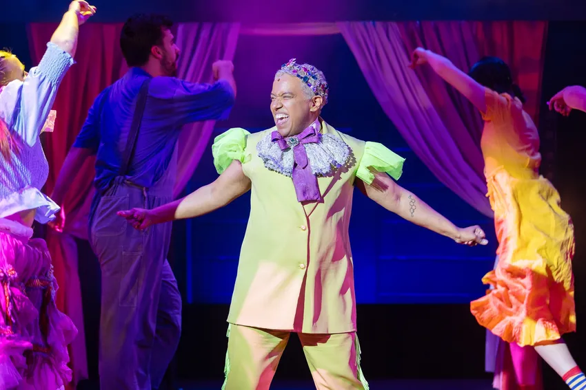 Mountview students performing Head over Heels.