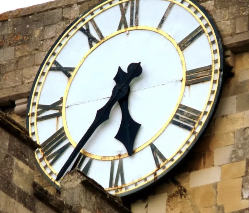 Clock by Roy Romsey.png