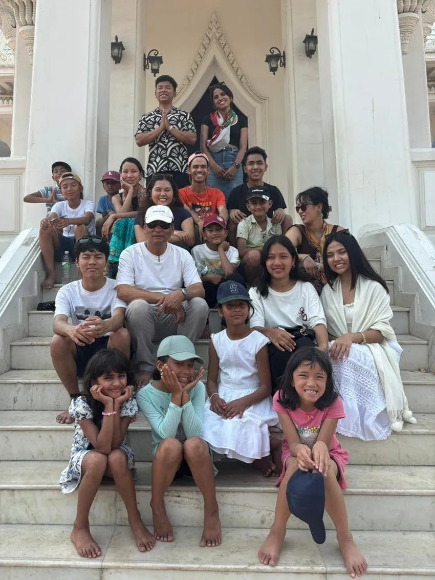 Children from the home visiting cultural sites in Nepal