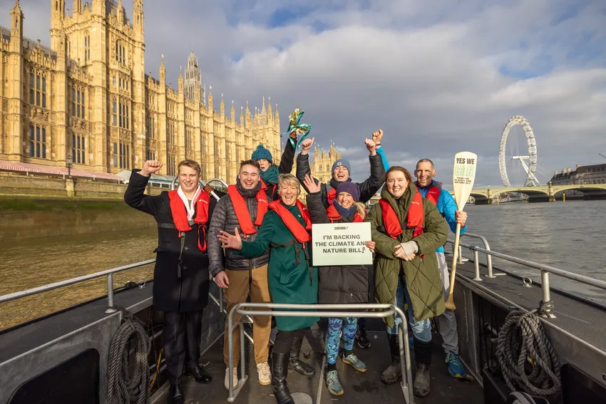 Thames stunt with Roz Savage MP and Etienne Stott